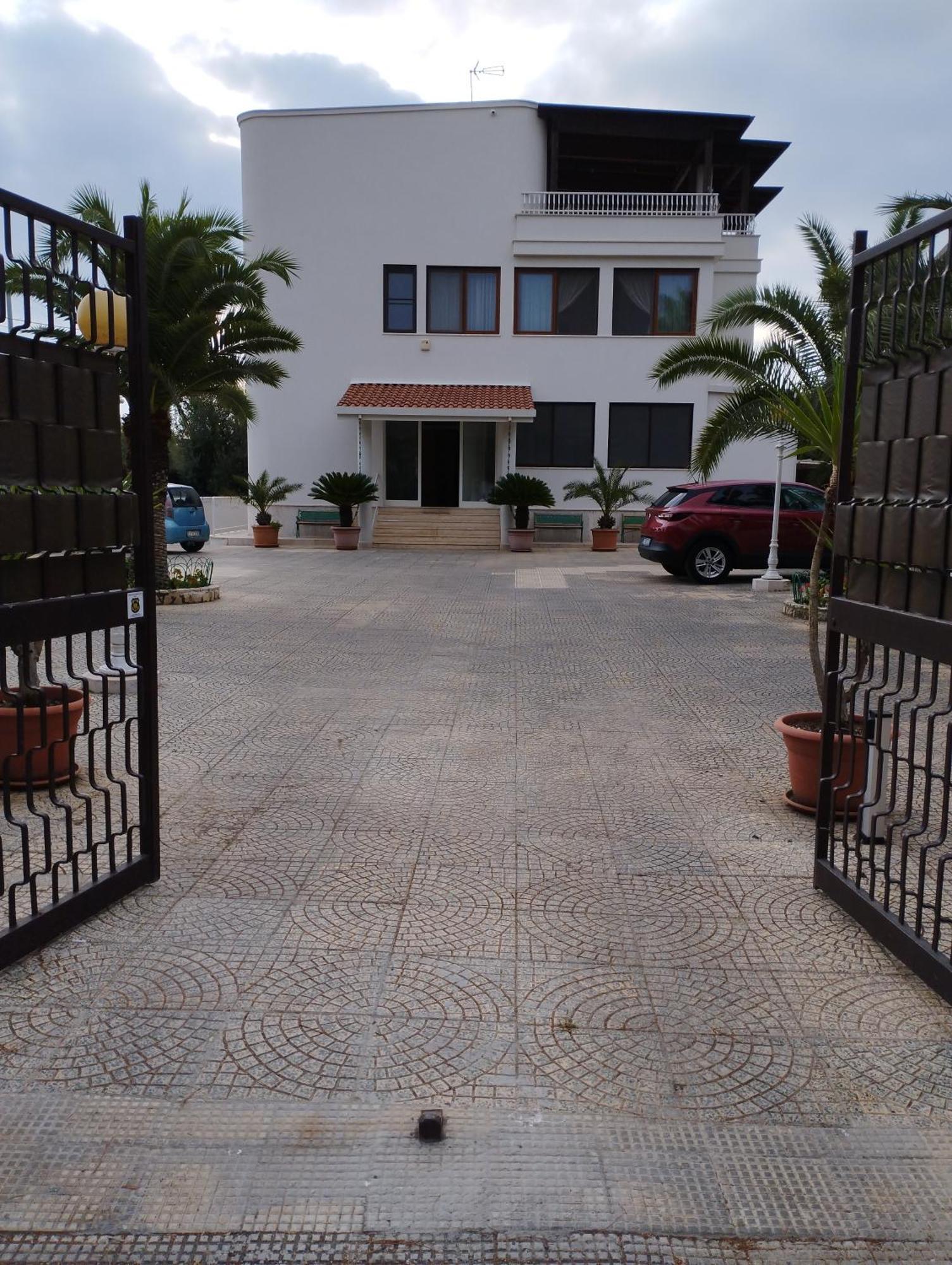 Villa Erry Trani Luaran gambar