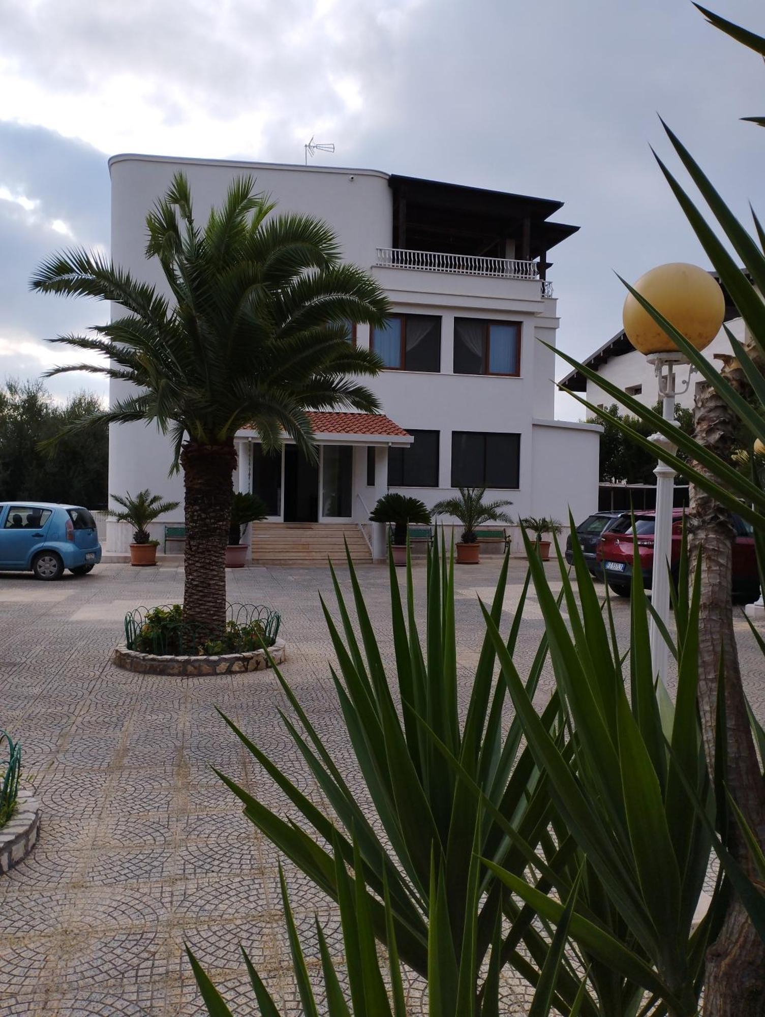 Villa Erry Trani Luaran gambar
